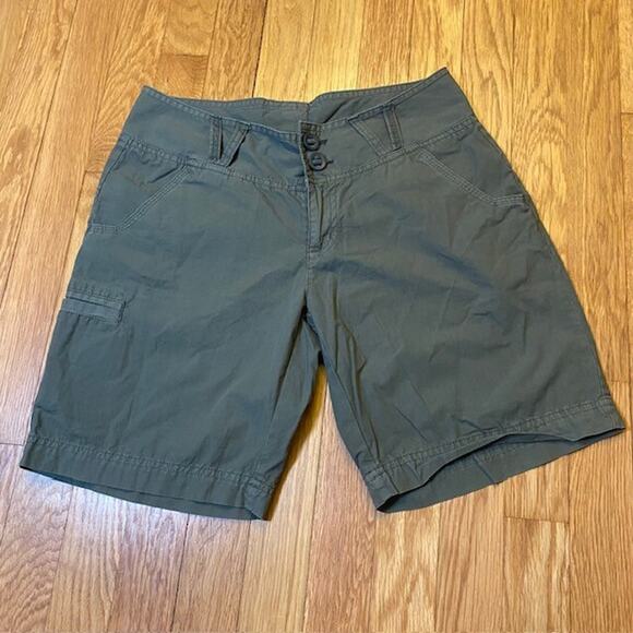 Columbia Pants - Columbia Olive Green Bermuda Shorts Womens 4 Hot Spring Falls Outdoor All Cotton